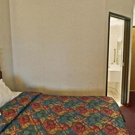 Americas Best Value Inn Waukegan Kültér fotó